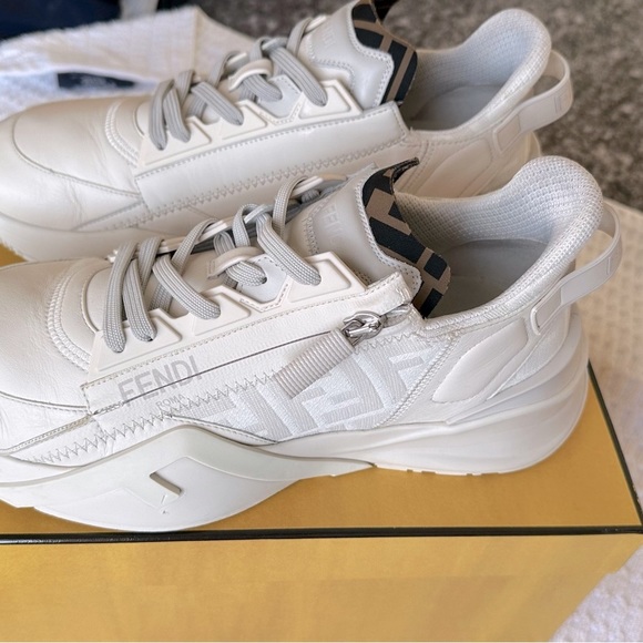 Fendi Flow - Picture 2 of 11